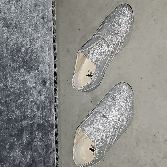 New! Silver Glitter Sparkly Oxford Pointed Toe Slip On size 6 - Picture 2 of 6